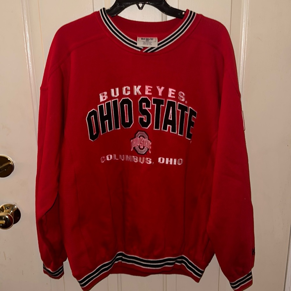 Ohio State sweatshirt. Size medium.